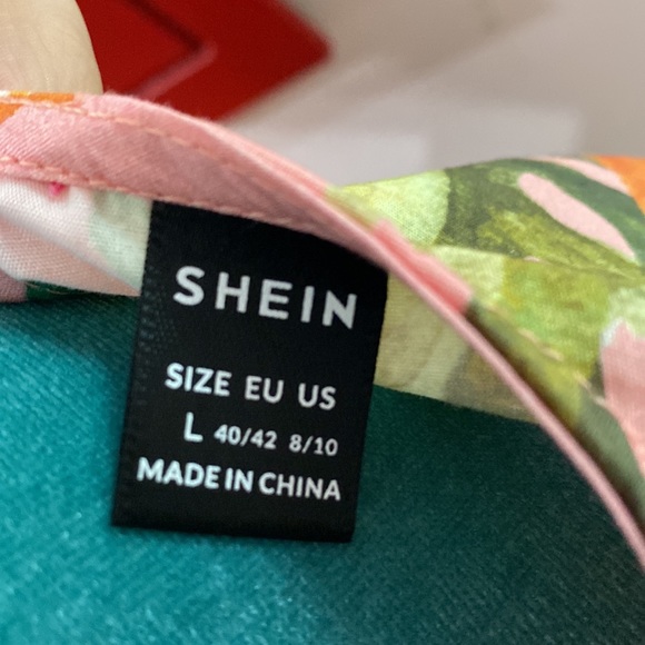 SHEIN Floral multicolored 2 piece short set Large🌸🌺🌴 - Picture 6 of 7